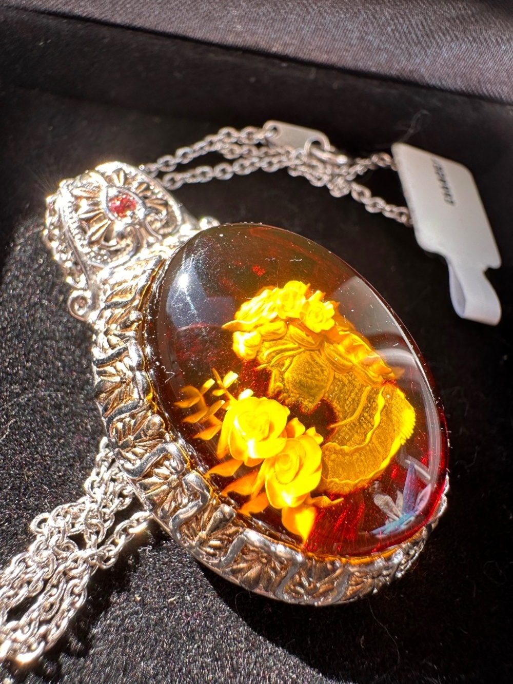 NIB Gems en Vogue II Amber Reverse Intaglio Cameo Pendant Necklace New